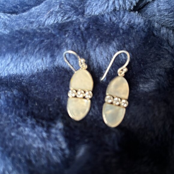 Silpada “Palindrome Earrings” .925 Sterling Silver, Mother of Pearl, CZ W3066 - Picture 4 of 5